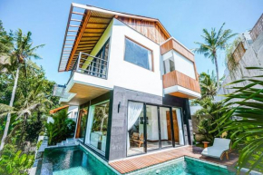 2BR Villa Stunning Lush View 5 mins to Beach